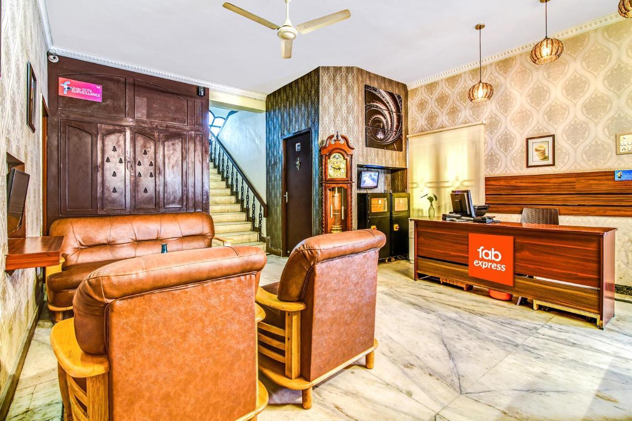 Fabexpress Nestlay Rooms - 100M From Velammal Hall, Moggappair 钦奈 外观 照片